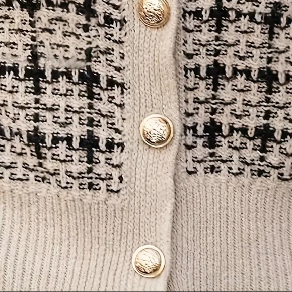 New Women's Elegant Viscose Knit Houndstooth Pattern Round Neck Button Sweater - Picture 4 of 4